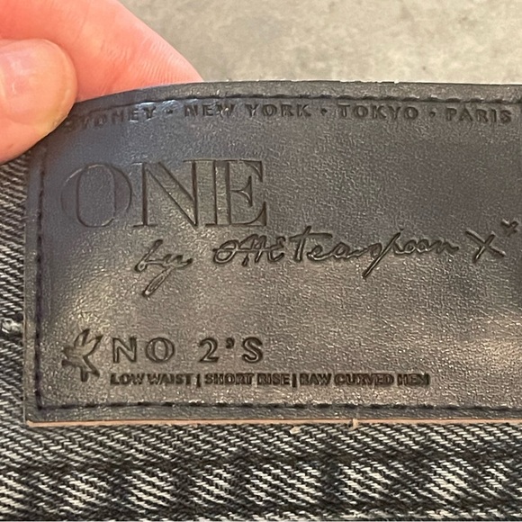 One Teaspoon Black side tie Jean shorts! 25/26 - Picture 8 of 9